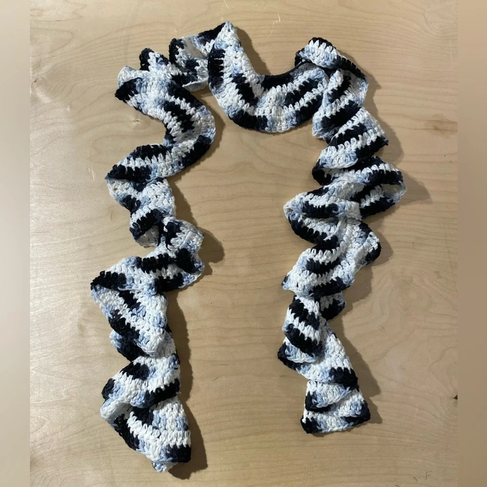 Black and White Ruffled Crochet Scarf (FC)